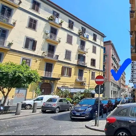 Napolistayin Flat In *