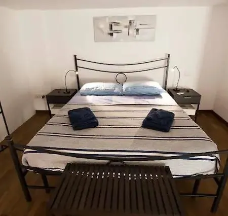 Apartment Napolistayin Flat In